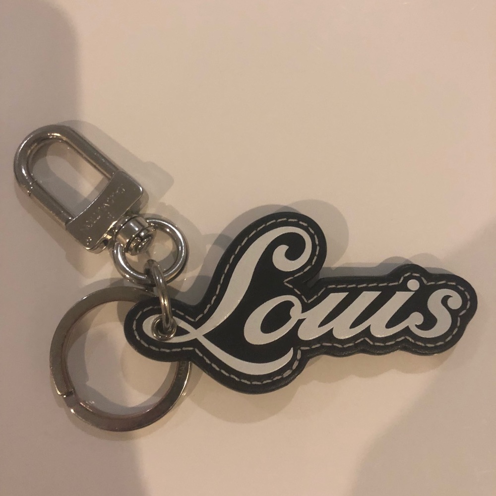 AUTHENTIC men’s Louis Vuitton keychain